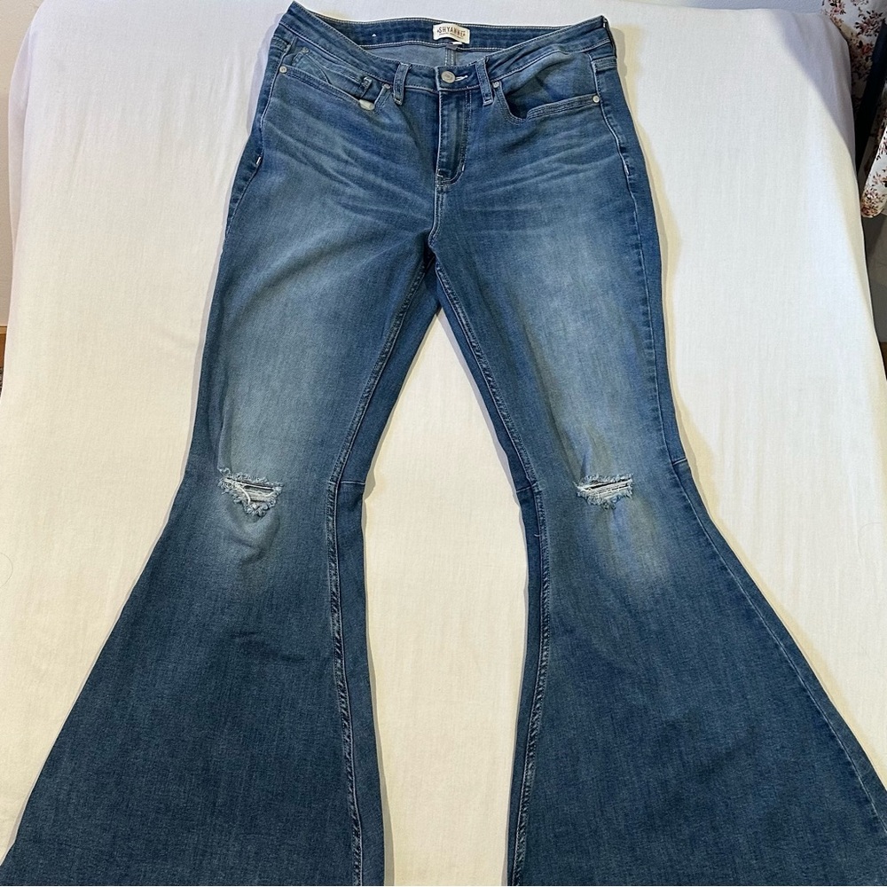 Shyanne bell bottom pants